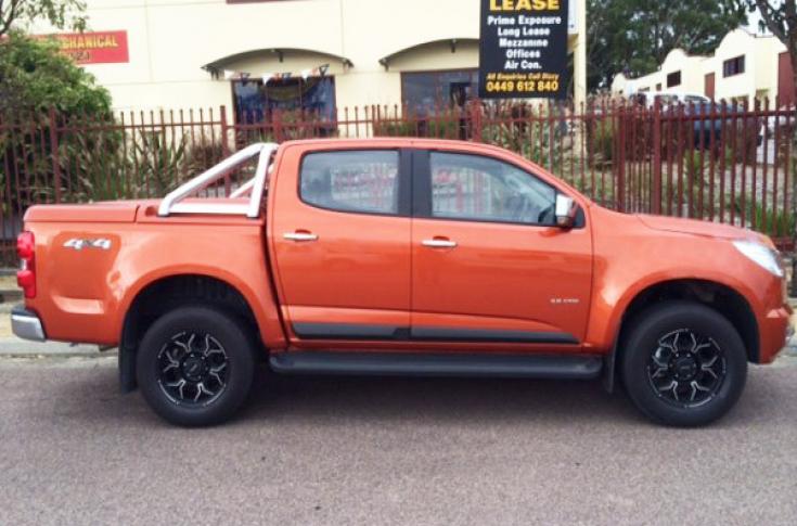 HOLDEN COLORADO RUKUS SATIN BLACK PIPED
